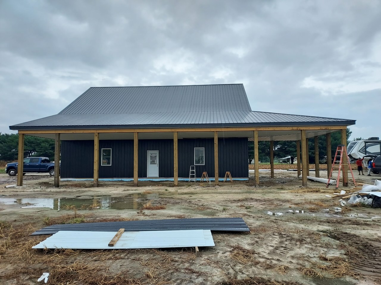 Garage and shop build by Barnhaus